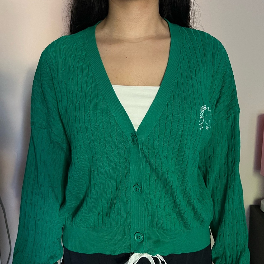 [SOLD] Green Buttoned Knit V-Neck Embroidered Sweater || FOREVER21